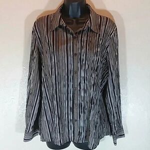 East 5th women's size Large button front shirt *